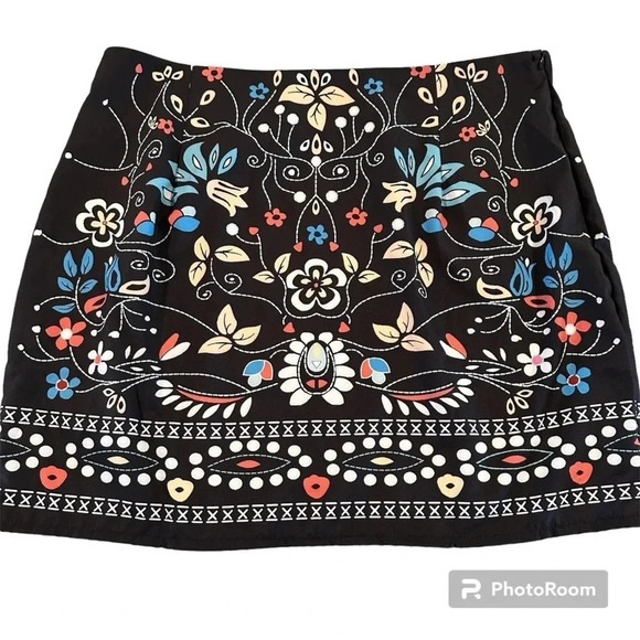 Boho Floral Multicolor Mini Skirt with Embroidered Inspired Designs Size 2XL - Picture 1 of 8